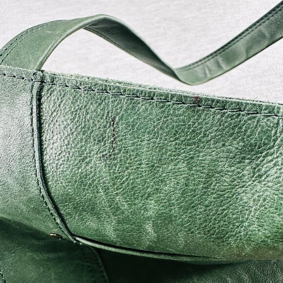 AMERICAN LEATHER Co - Green One Strap Magnetic Snap Shoulder Bag - Picture 11 of 14